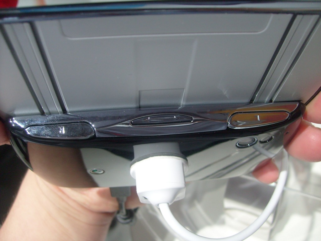 Sony Ericsson Xperia PLAY   Up close