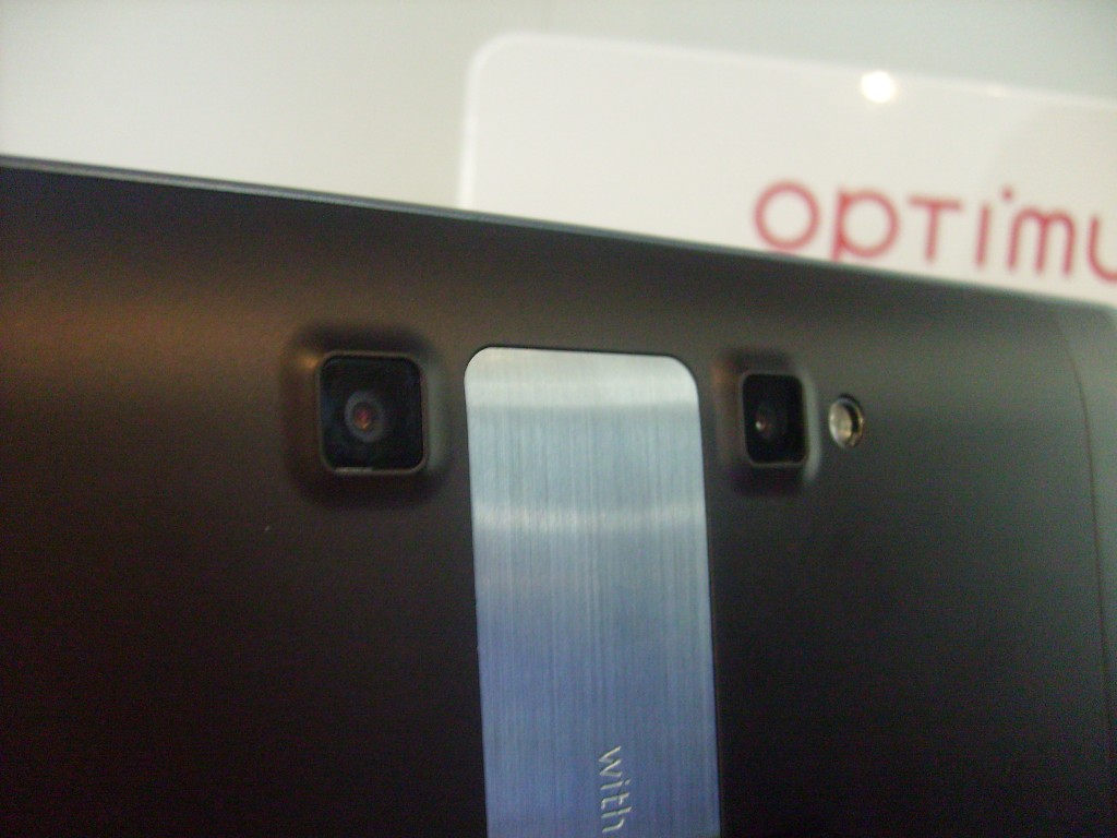 LG Optimus Pad   Up close