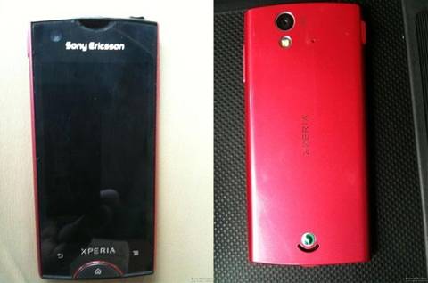 Sony Ericsson Xperia ST18i handled by Mr Blurrycam