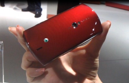 Red Xperia neo now available on Vodafone