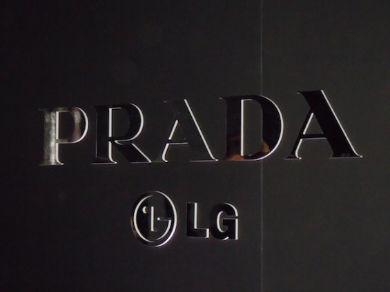 Hands on LG Prada pictures