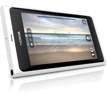 Nokia N9 soon to be available in white. Fingers crossed for a white Lumia.