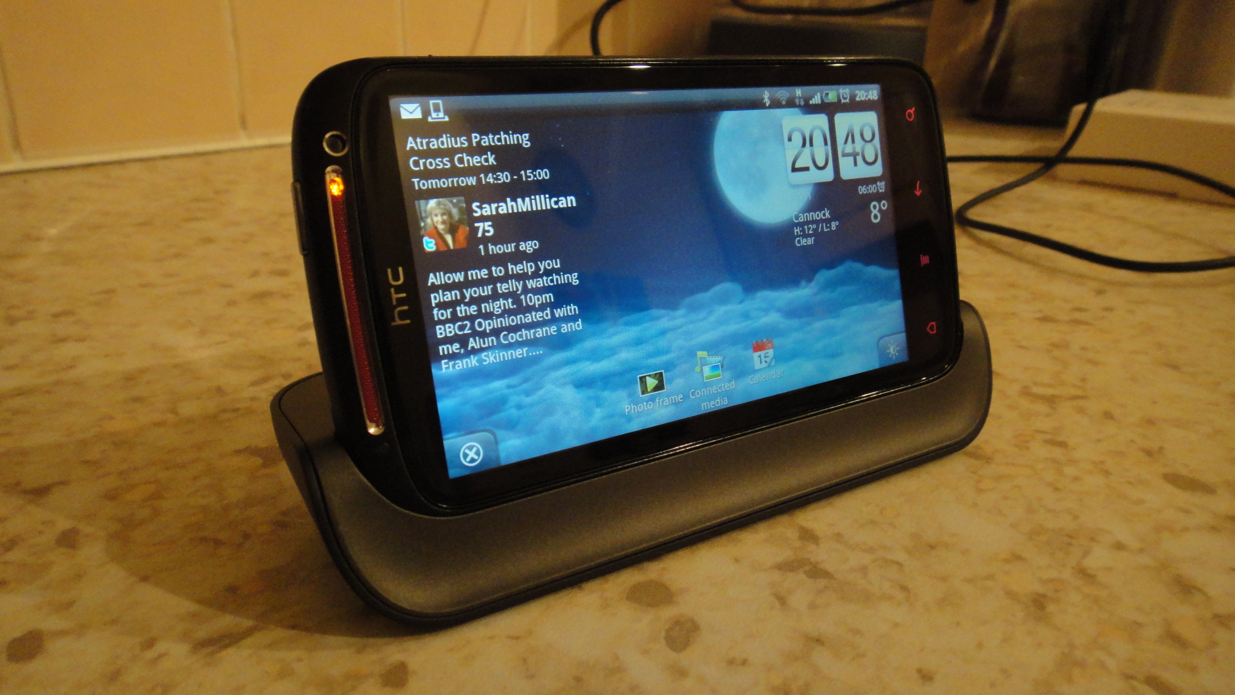 Review   HTC CR S490 Desktop Cradle for HTC Sensation / Sensation XE