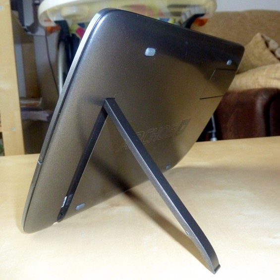 Archos 80 G9   on kickstand back