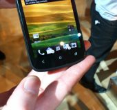 MWC   HTC One S Up close