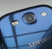 Picture Special   Samsung Galaxy SIII   Pebble blue vs white