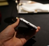 White Nexus 4 photos surface next to a nice cake