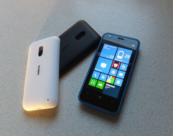 Nokia Lumia 620 21