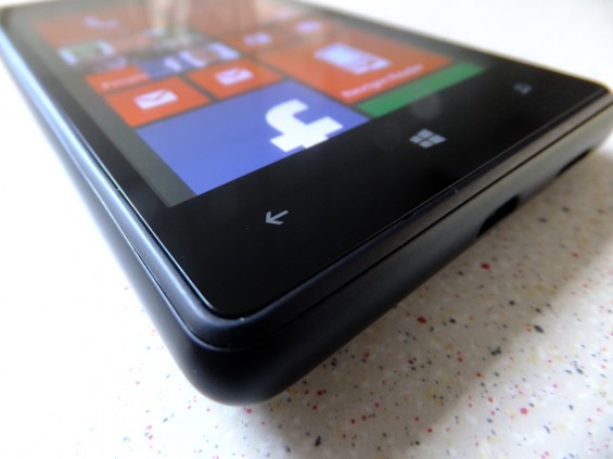 Nokia Lumia 820 pic1