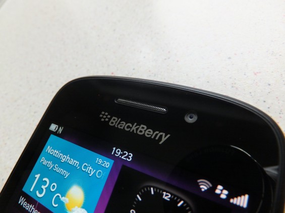 BlackBerry Q10 Pic1