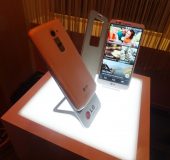 Hands on with the LG G2 at the UK launch party