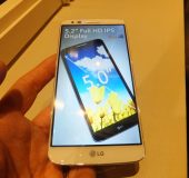 Hands on with the LG G2 at the UK launch party