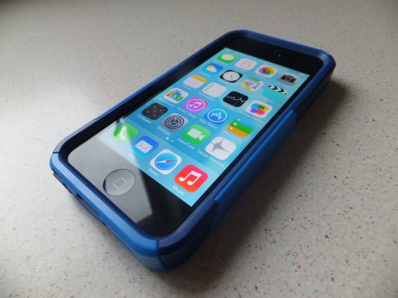 Otterbox Commuter iPhone 5 Pic1