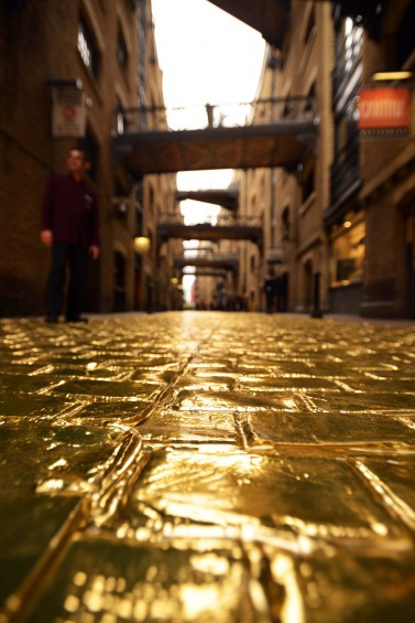 HTC PAVES THE STREETS WITH GOLD THIS CHRISTMAS