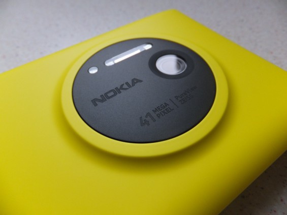 Nokia Lumia 1020 Camera Grip Pic10