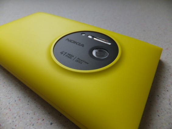 Nokia Lumia 1020 Wireless Charging Cover Pic6