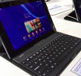 Sony Xperia Tablet 2 Up close