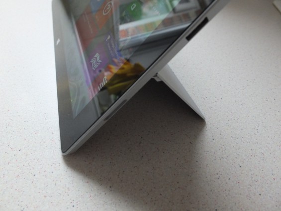 Microsoft Surface 2 with 4G Pic17