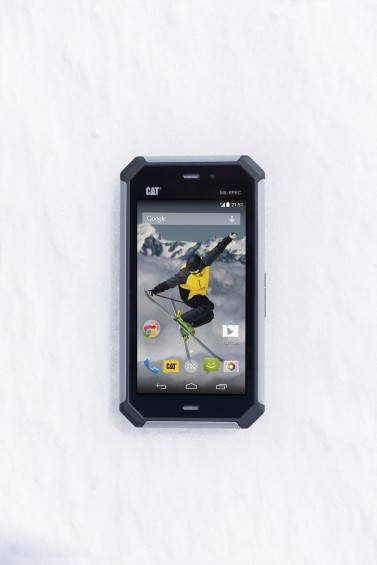 Cat S50 Front Snow&Skier1