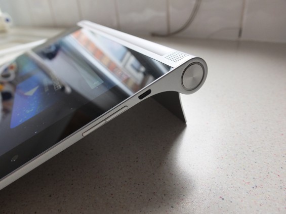 Lenovo Yoga Tablet 2 Pic3