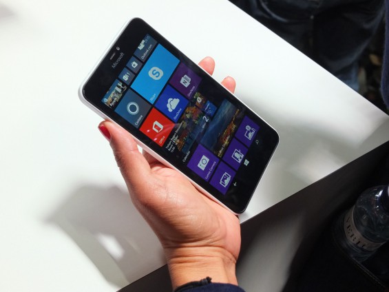 Microsoft Lumia 640 XL pic1