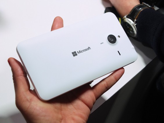 Microsoft Lumia 640 XL pic2