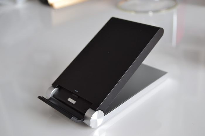 Powerbank with built in Qi wireless charger & other charging options   review.