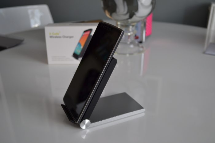 Powerbank with built in Qi wireless charger & other charging options   review.