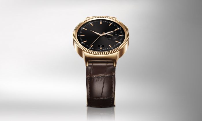 Huawei Watch HQ photos Elevation Gold with leather strap JPG 20150728