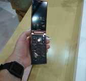 A blast from the past.. a Gionee Flip Phone   MWC Shanghai