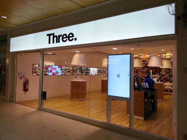 three store1