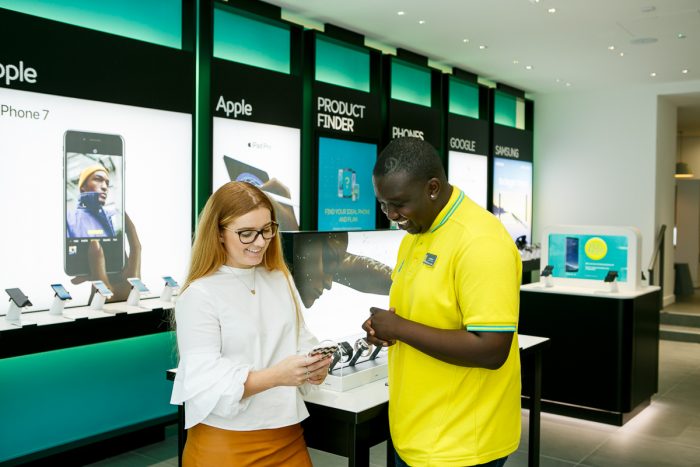 EE unveils new Showcase store at Tottenham Court Road (2)