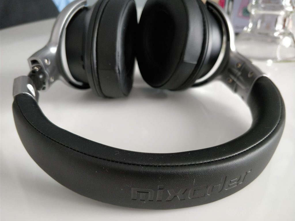 Mixcder E7 active noise cancelling headphones   Review.
