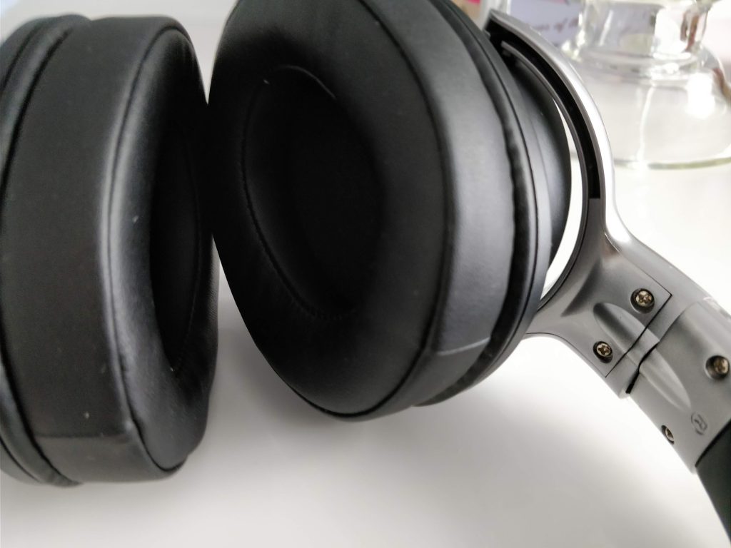 Mixcder E7 active noise cancelling headphones   Review.