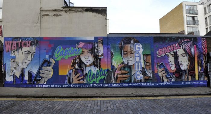 evolving mural london smartphones011046365823.jpg