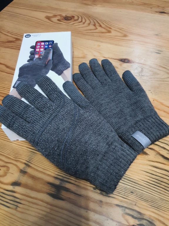Moshi Digits Touchscreen Gloves  Review