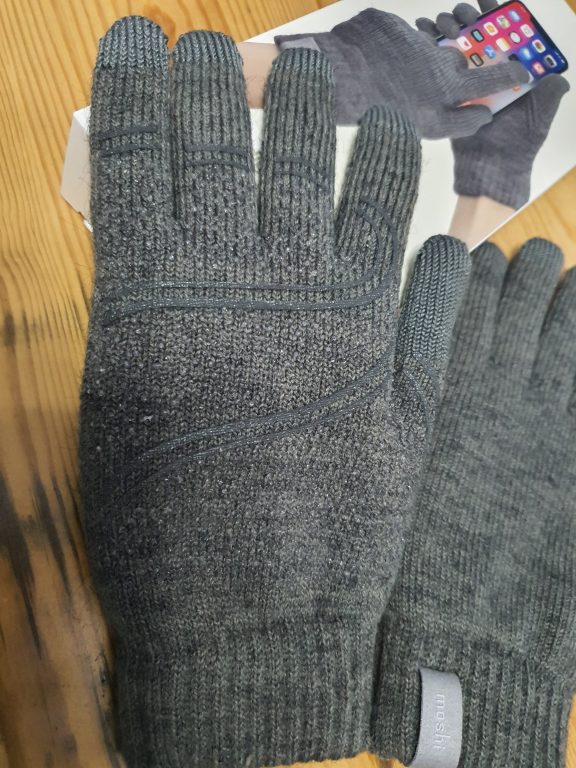 Moshi Digits Touchscreen Gloves  Review