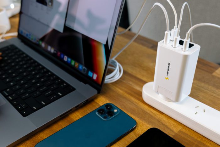 Chargeasap's Zeus, the world's smallest 270W GaN USB C Charger, has surpassed $780,000 in commitments, now transitioning to Indiegogo.