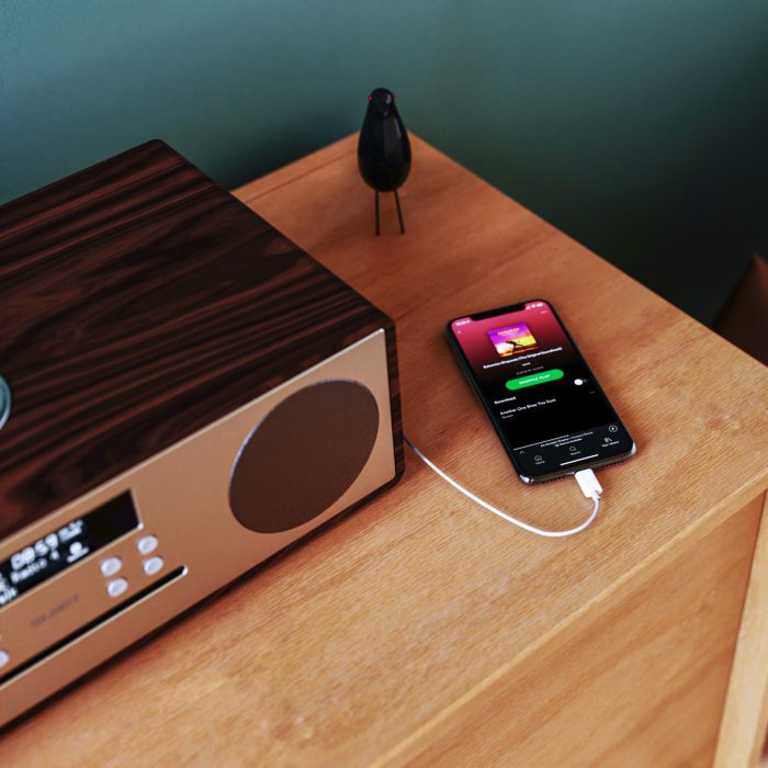 Majority’s Oakington all in one DAB Radio CD Player is a music system that combines a timeless style with exceptional audio.