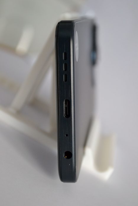 TCL 60r 5G   Review