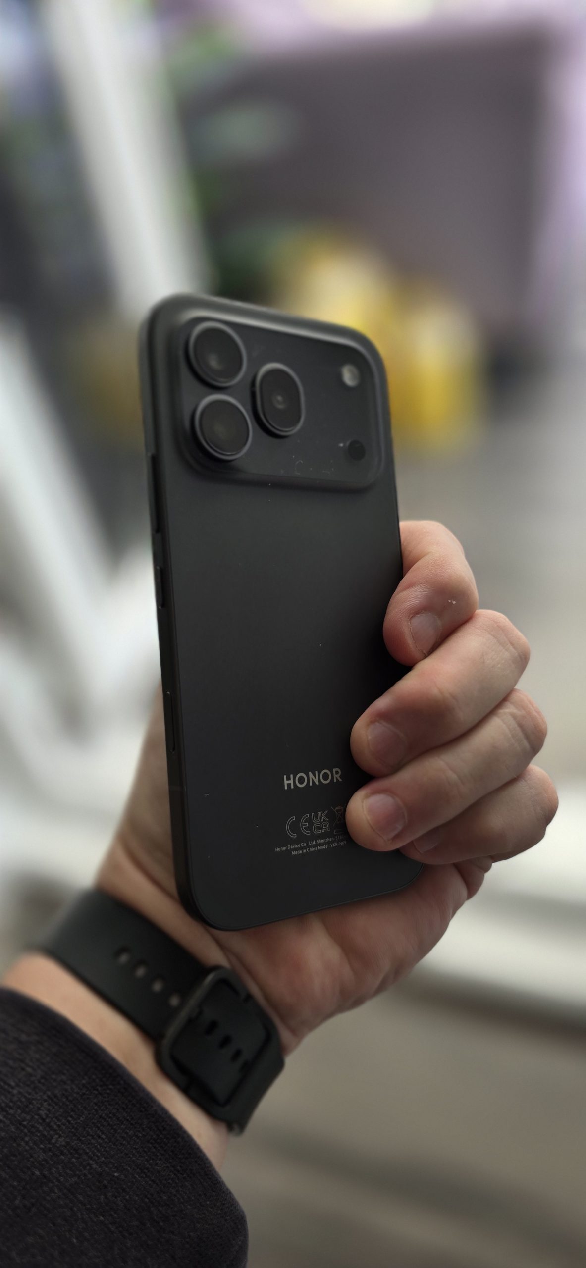 HONOR 600 Pro Review – Battery Beast Meets AI Magic